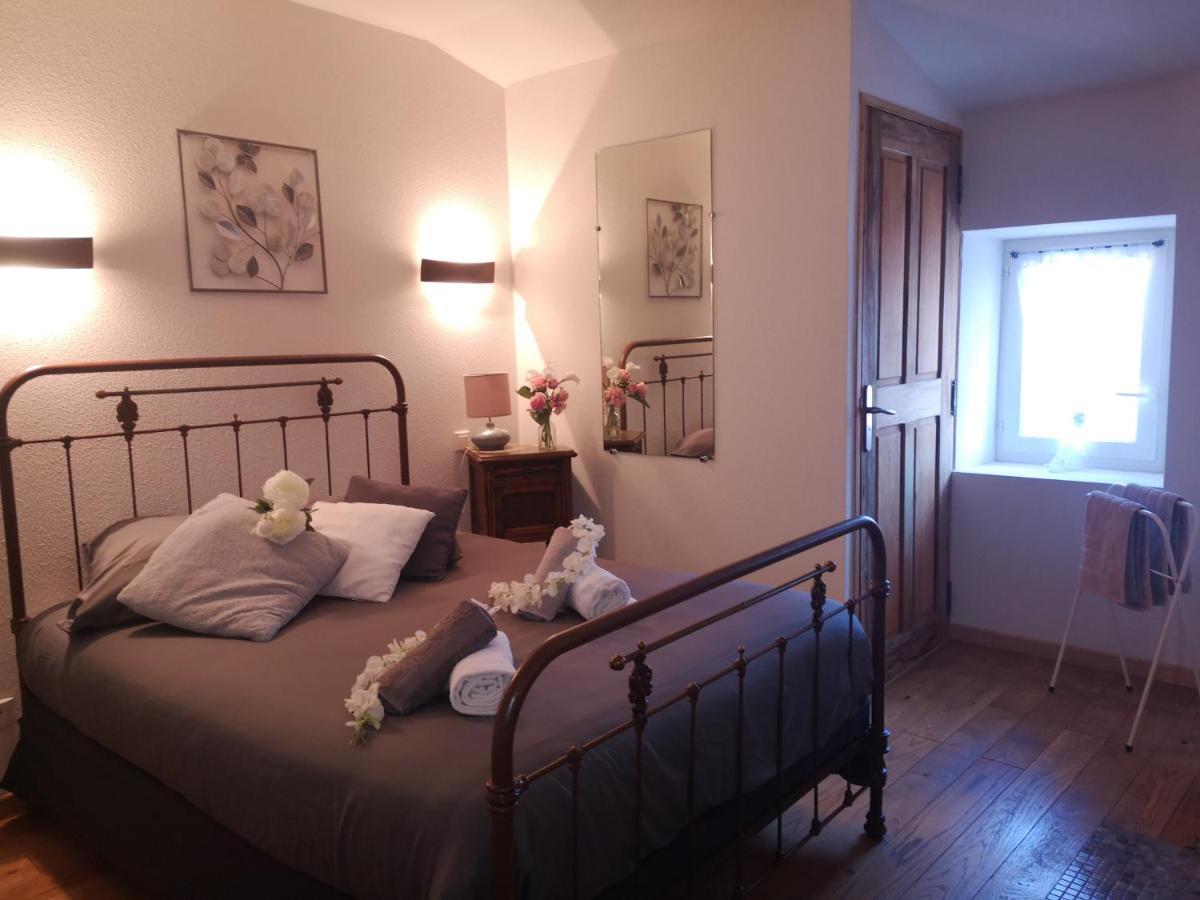 Auberge De L Helvie Chez Coco & Ricou Valvigneres Екстериор снимка