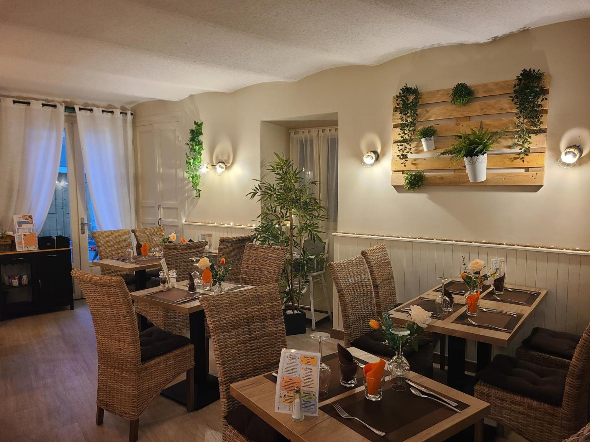 Auberge De L Helvie Chez Coco & Ricou Valvigneres Екстериор снимка